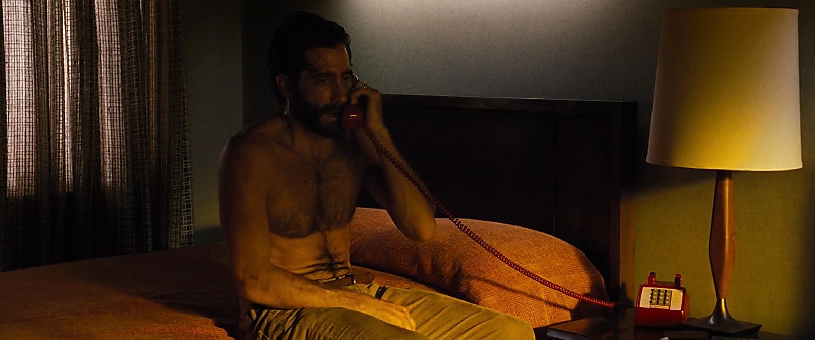 Jake Gyllenhaal sexy shirtless scene February 7, 2017, 10am